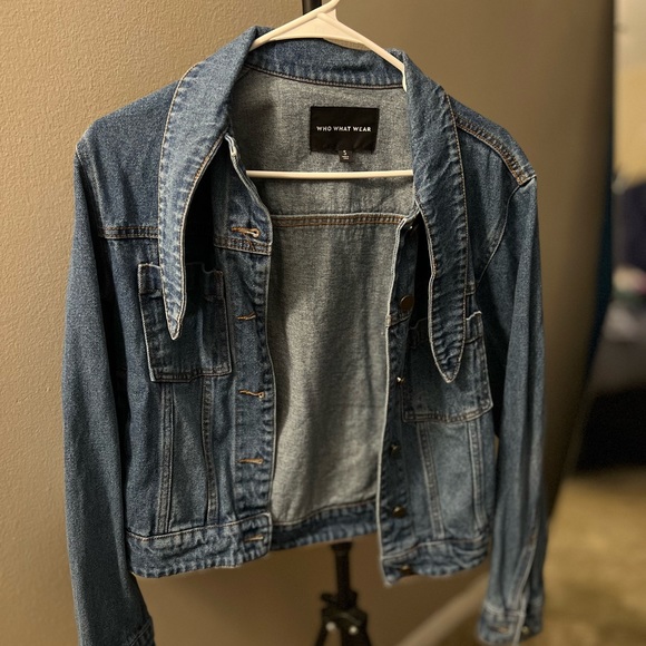Jean Jacket 🧥 - Picture 3 of 4